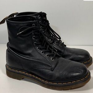 Dr. Martens pascal 1460 Black Leather Lace-Up Combat Boots
